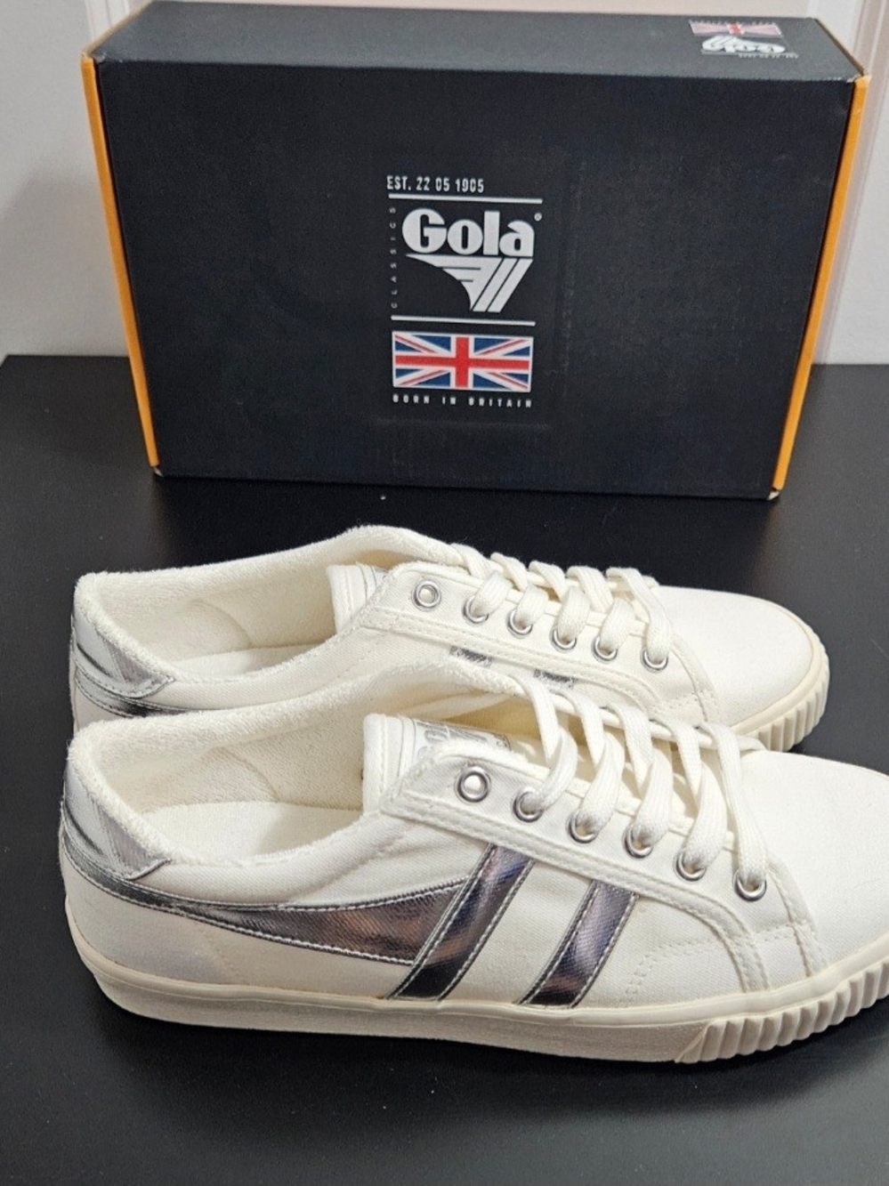 NIB Gola Women's Tennis Mark Cox Sneakers in Off-White and Silver Size 8 - Picture 4 of 9